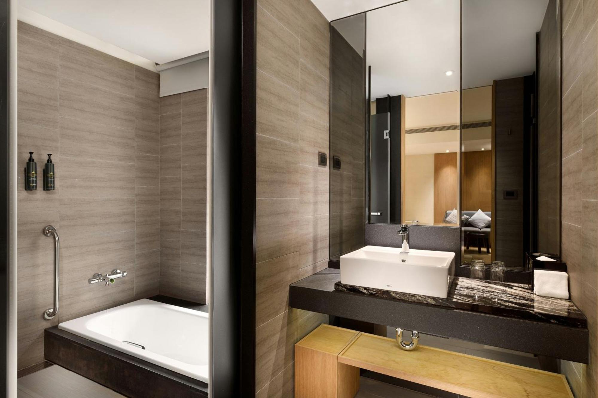 Aloft Taipei Zhongshan Exterior photo